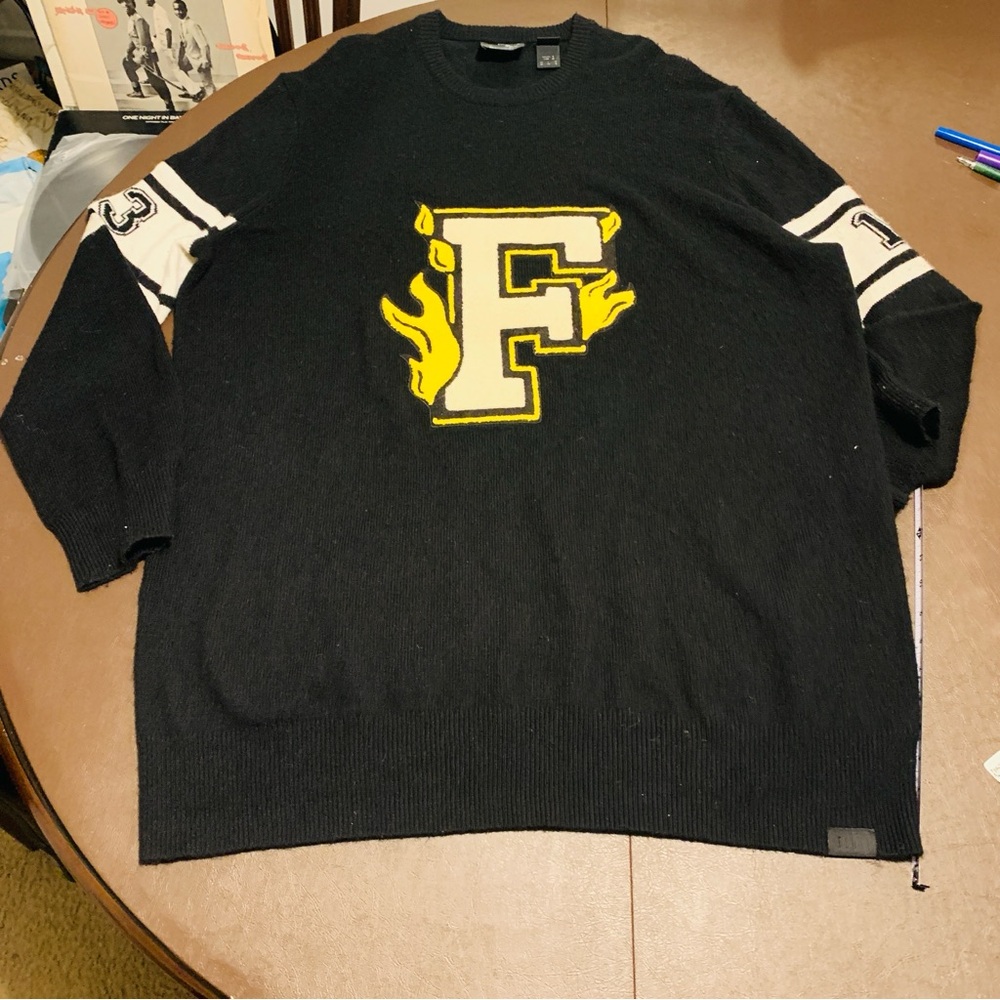 Fenty Puma By Rihanna Womens Varsity Letter Sweater, Evening Black Yellow M
